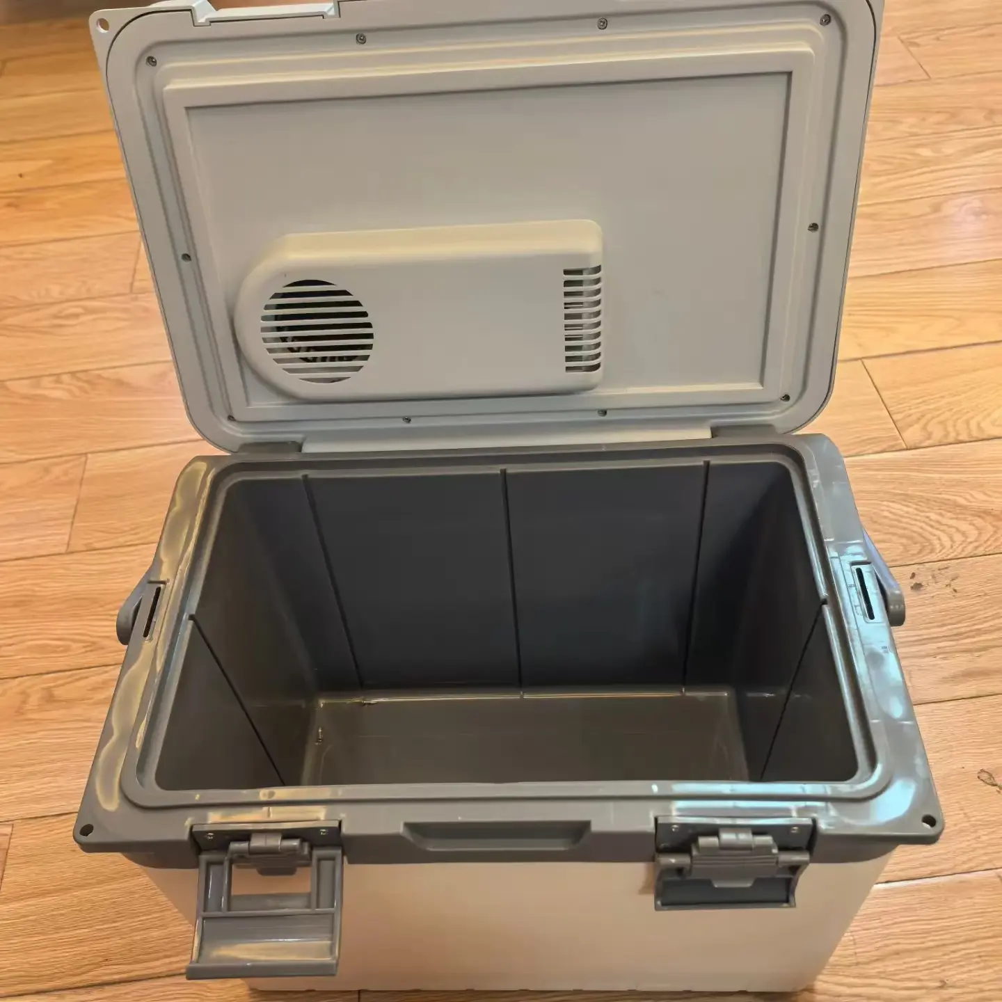 New Product: Semiconductor Cooler Box